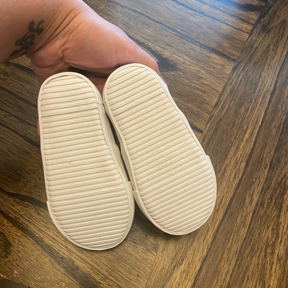 NWOT- cat shoes - Picture 3 of 4